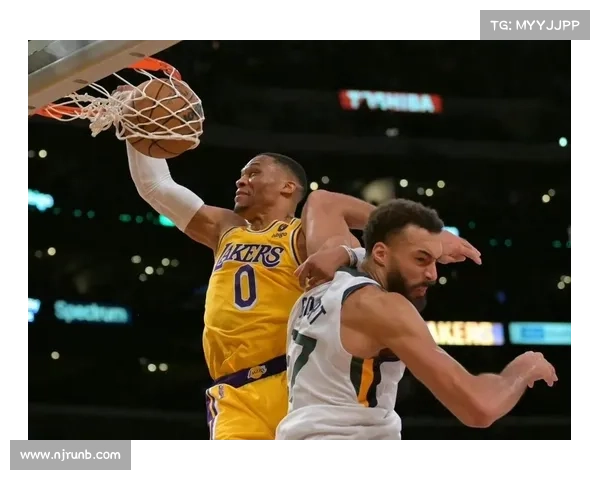 拉塞尔·威斯布鲁克2029年全明星赛精彩表现引发热议 成为焦点球员 拉塞尔·威斯布鲁克2029年全明星赛精彩表现引发热议 成为焦点球员